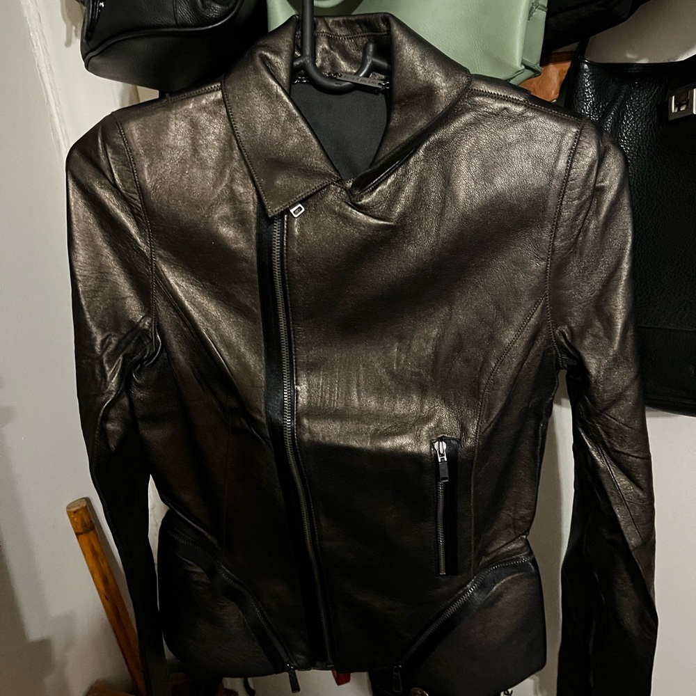 BNWT ELIE TAHARI woman’s leather jacket